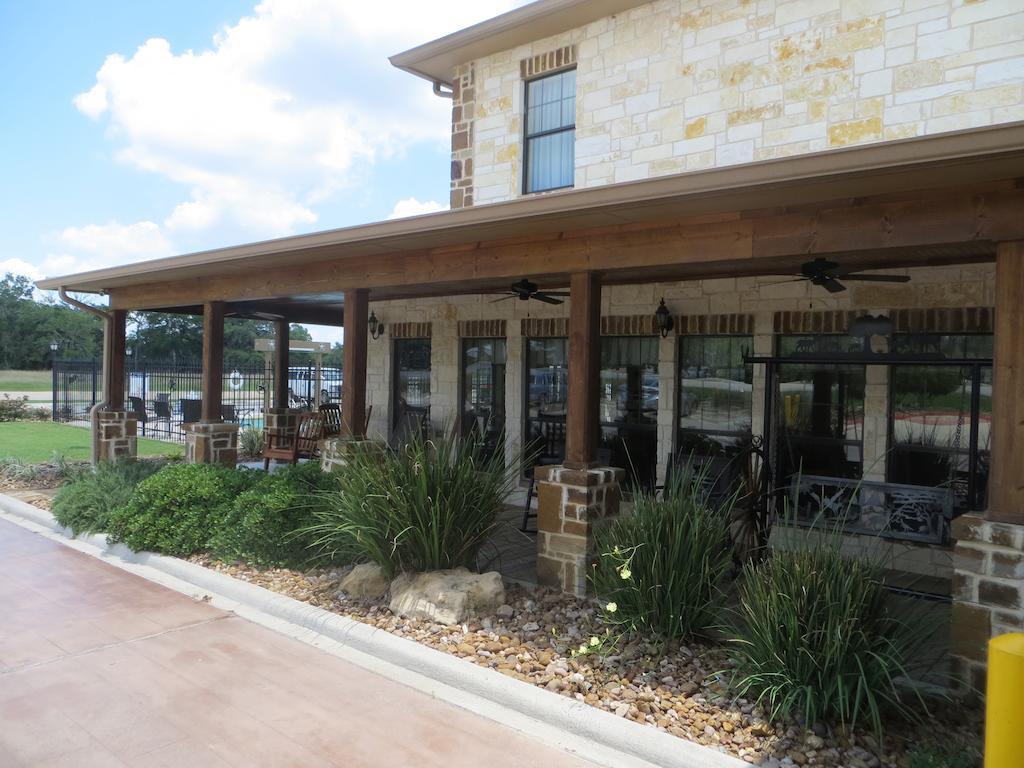 Texas 3* Hallettsville